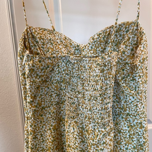 Beautiful Midi, Balconette Floral Summer Dress - Picture 7 of 10